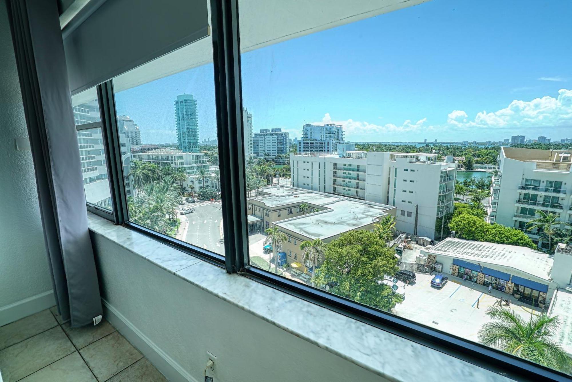 Deluxe Studios And Apartments At The Casablanca, Miami Beach